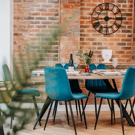 Restored Grade Ii Stunning Gem, Centre, Fast Wifi, Contractors, Family Apartman Birmingham